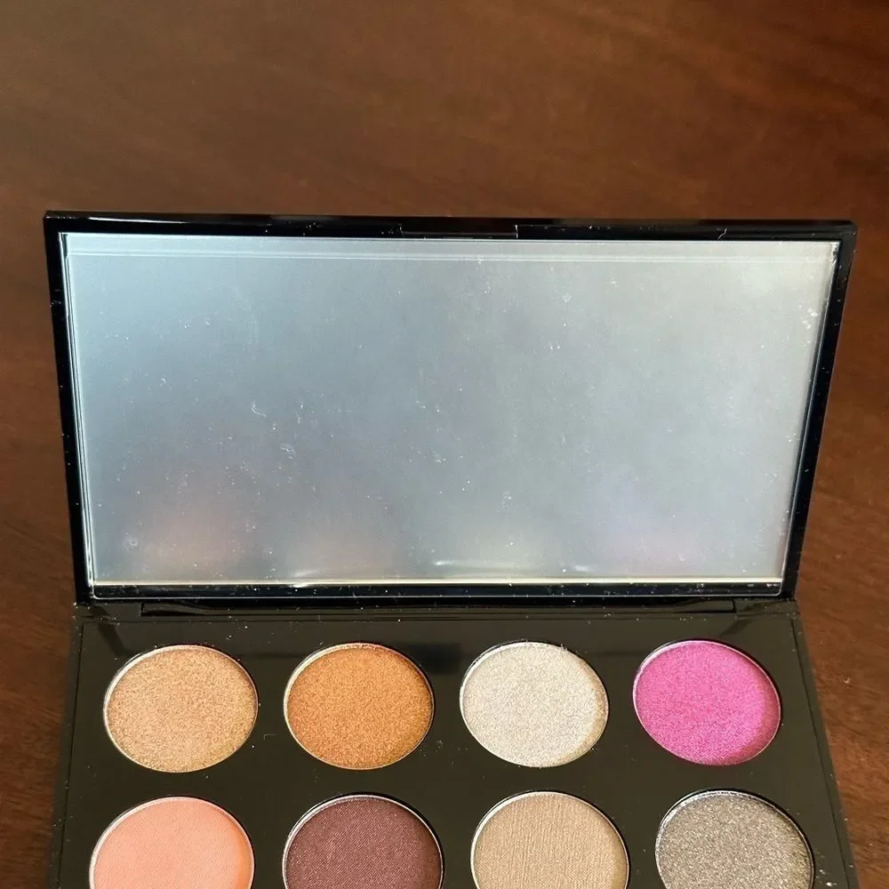 NWT That’s So Betty Eyeshadow Palette, Ladies Eyeshadow, Makeup, Beautify